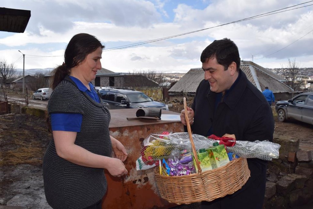 Grigol Nemsadze congratulated Tsalka's many mothers of many children on Women's Day