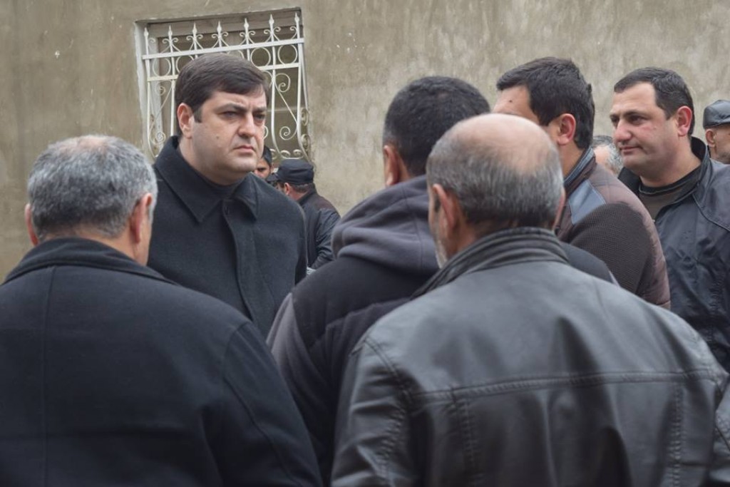 The governor met the inhabitants of the village Shaumiani