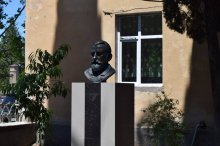 Iakob Gogebashvili's bust was staged in Rustavi Public School # 11